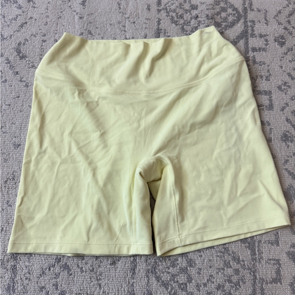 ONER ACTIVE SOFT MOTION PASTEL YELLOW SHORTS